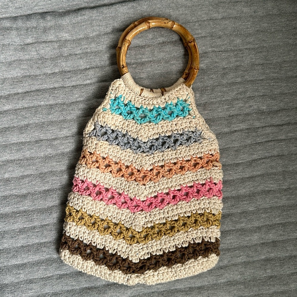 Adorable Vintage/Retro Vibes Crocheted Purse